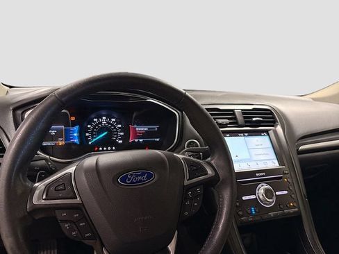 Used 2017 Ford Fusion Titanium FWD image 10