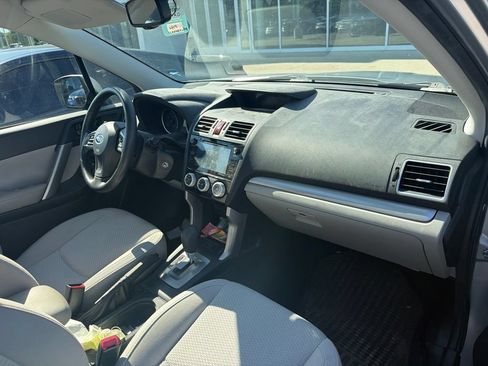 Used 2016 Subaru Forester 2.5i Premium w/ All-Weather Package AWD/4WD image 4