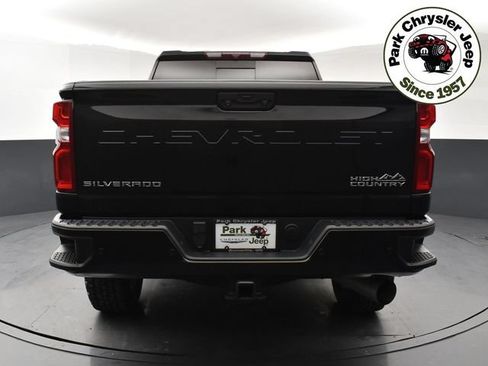 Used 2022 Chevrolet Silverado 2500 High Country w/ Z71 Off-Road Package AWD/4WD image 5