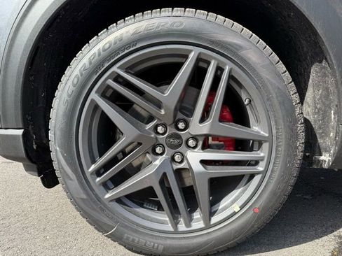 New 2026 Ford Explorer ST-Line w/ ST-Line Street Pack image 9
