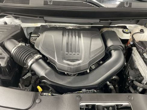 Used 2024 Chevrolet Traverse LT w/ Enhanced Driving Package FWD image 30