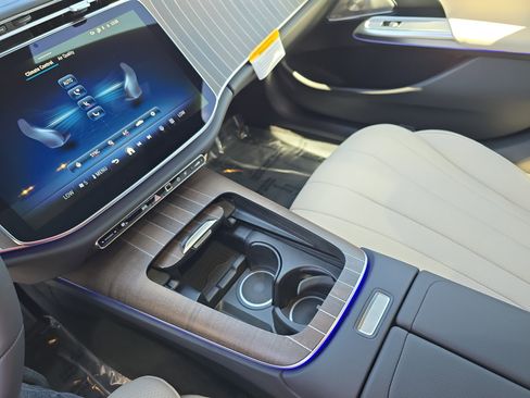 New 2026 Mercedes-Benz E 350 4MATIC Sedan image 24
