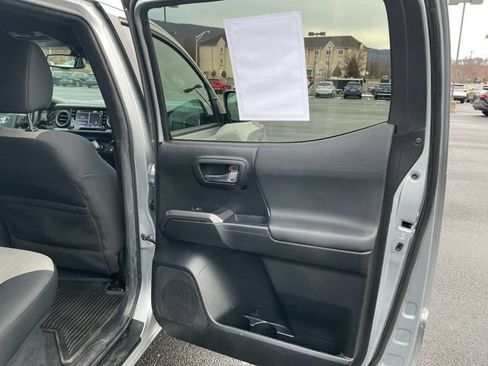 Used 2023 Toyota Tacoma TRD Sport image 25