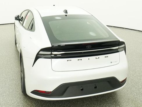 New 2026 Toyota Prius Plug-In Hybrid FWD image 31
