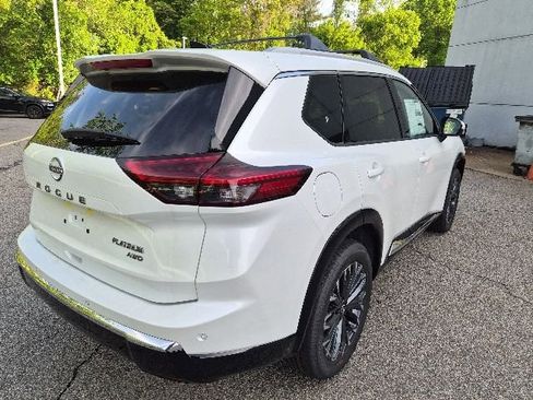 New 2026 Nissan Rogue Platinum AWD/4WD image 9