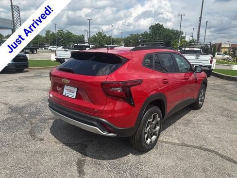 New 2026 Chevrolet Trax LT w/ Driver Confidence Package FWD image 3