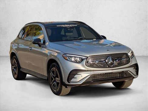 Used 2026 Mercedes-Benz GLC 300 4MATIC image 3