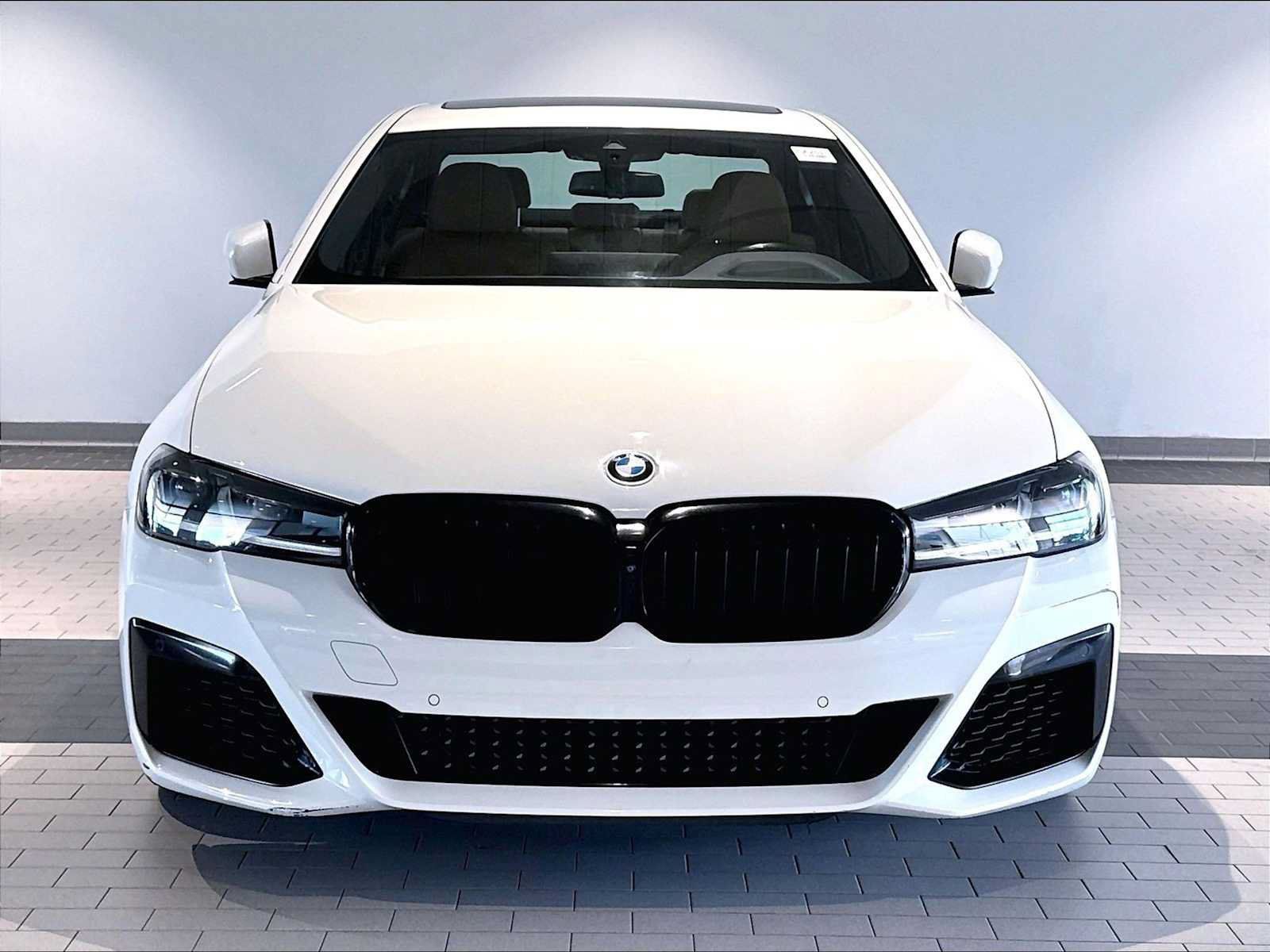Used 2023 BMW M550i xDrive w/ Executive Package AWD/4WD image 13