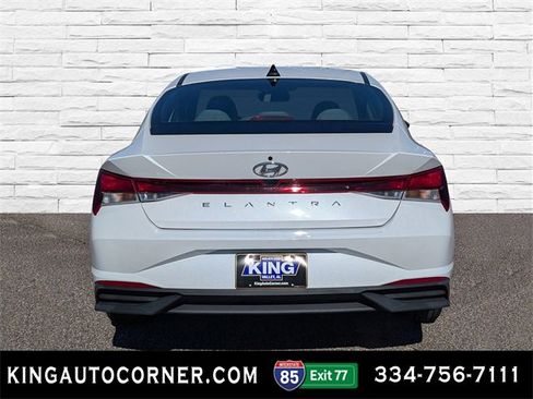 Used 2022 Hyundai Elantra SEL w/ Convenience Package image 6