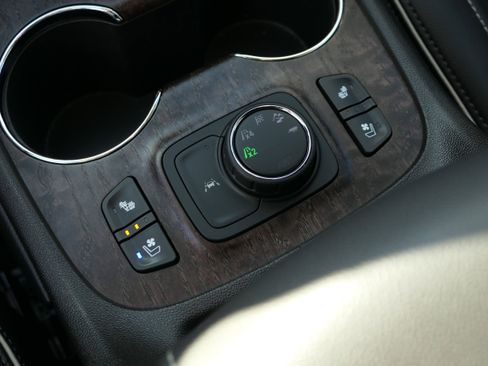 Used 2023 GMC Acadia Denali w/ Denali Technology Package AWD/4WD image 23