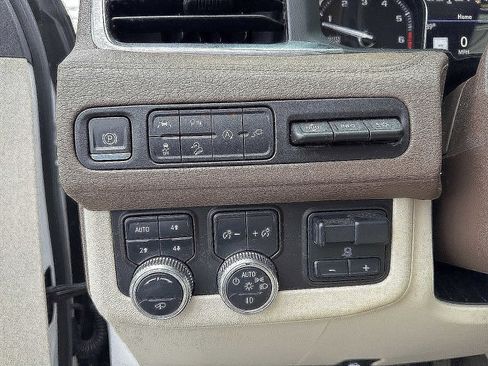 Used 2021 GMC Yukon XL Denali w/ Denali Ultimate Package image 12