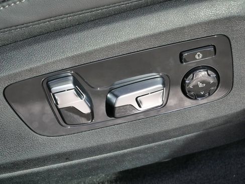 Used 2026 BMW X5 M60i AWD/4WD image 19