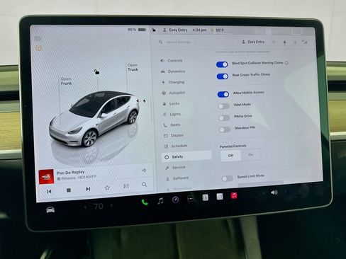 Used 2022 Tesla Model Y Long Range image 39