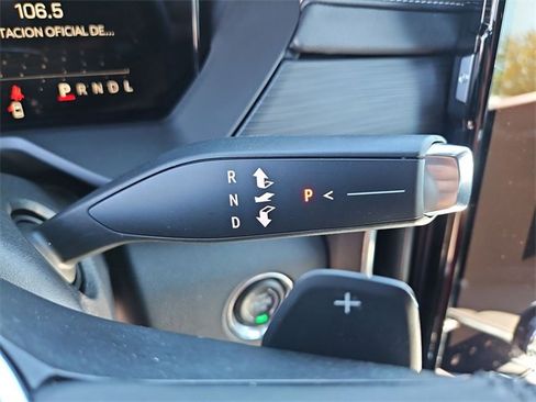 Used 2025 GMC Acadia Elevation image 16