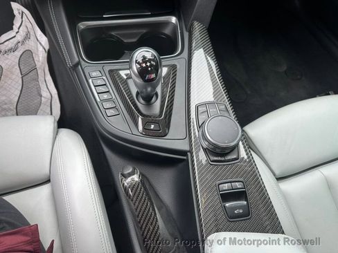 Used 2018 BMW M4 Convertible image 19