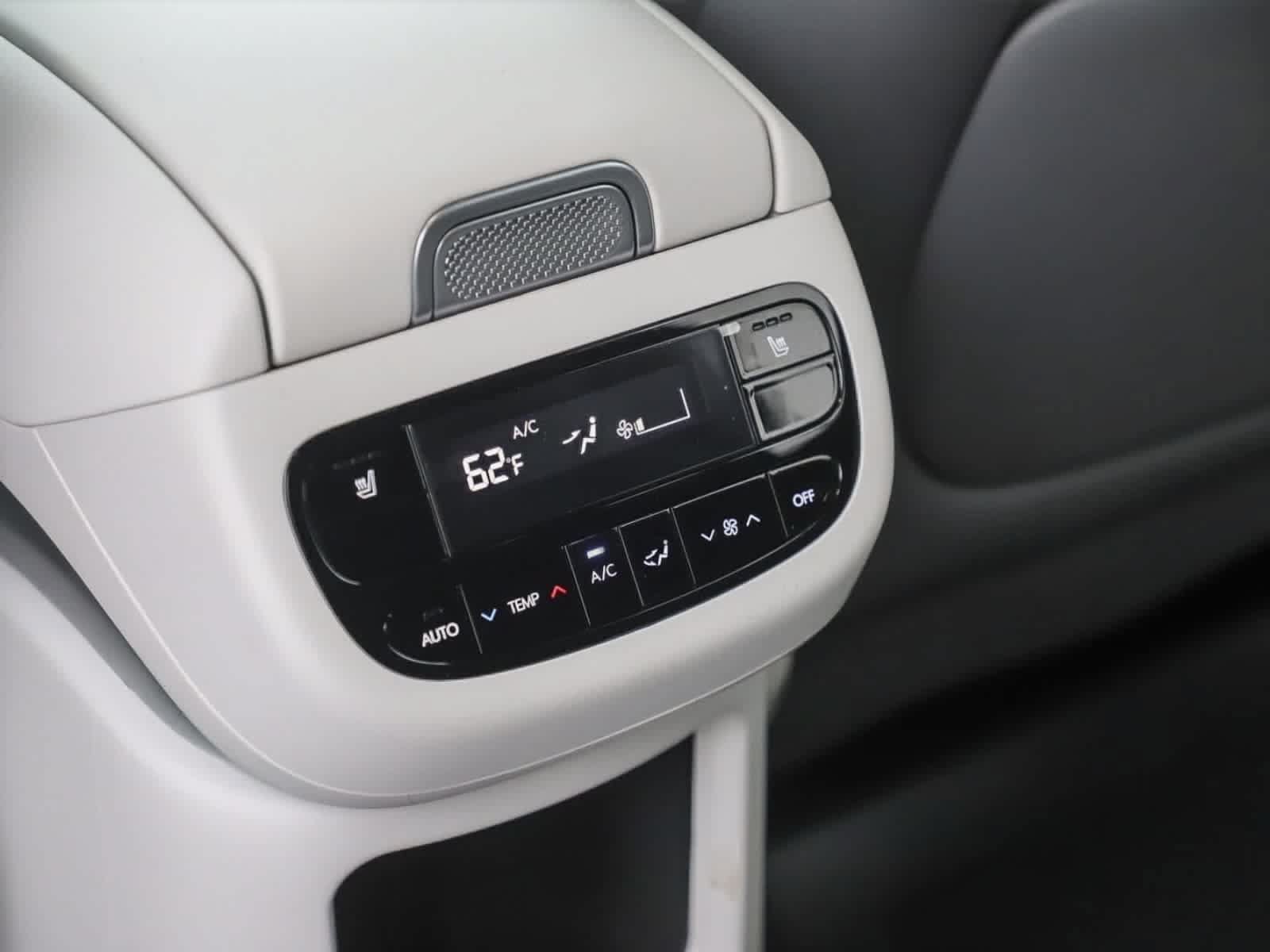 New 2026 Hyundai Ioniq 9 SEL w/ Tow & Go Package AWD/4WD image 25