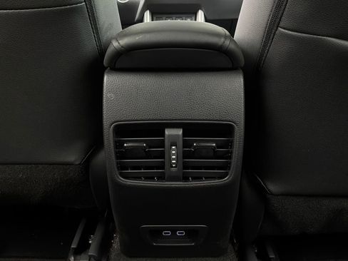 Used 2025 Toyota Corolla Cross XLE FWD image 9