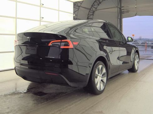 Used 2023 Tesla Model Y Long Range image 16