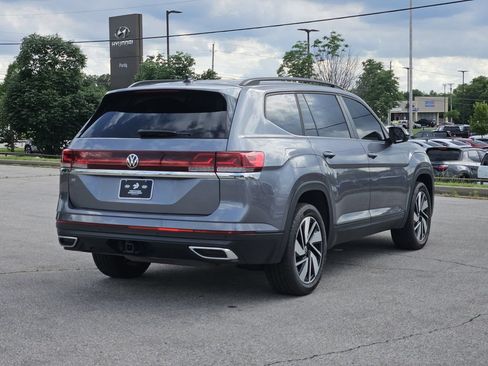 Used 2024 Volkswagen Atlas SE FWD image 4