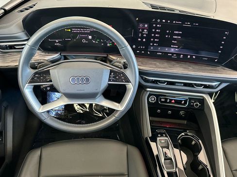 Used 2025 Audi Q5 Premium w/ Convenience Package AWD/4WD image 14