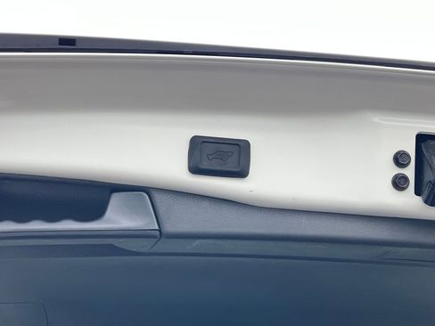 Used 2025 Toyota RAV4 XLE image 23