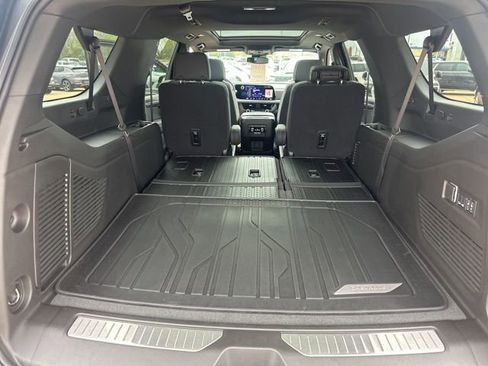Used 2025 Chevrolet Suburban Z71 w/ Z71 Off-Road Package image 25