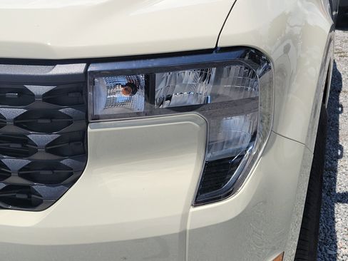 New 2025 Ford Maverick XLT w/ XLT Luxury Package image 4