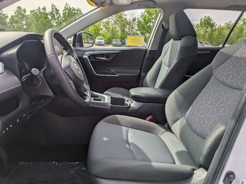 Used 2025 Toyota RAV4 XLE w/ Convenience Package AWD/4WD image 15