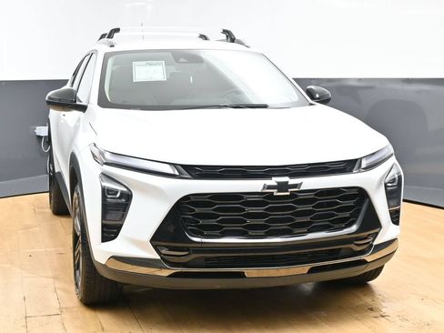 Used 2025 Chevrolet Trax ACTIV FWD image 4