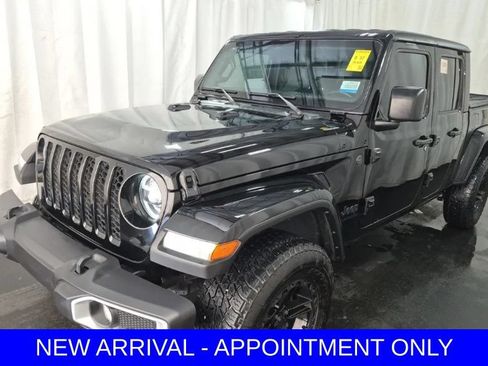 Used 2022 Jeep Gladiator Sport AWD/4WD image 1