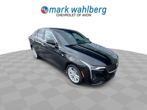 Used 2025 Cadillac CT4 Luxury RWD image 2