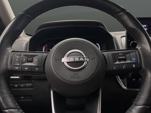 Used 2022 Nissan Rogue Platinum w/ Head-Up Display Package image 18