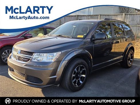 Used 2020 Dodge Journey SE image 1