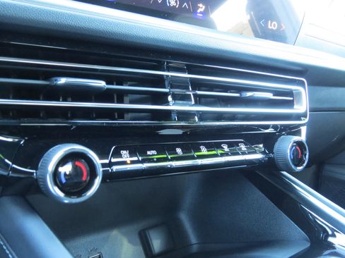 New 2026 Chevrolet Traverse LT w/ Driver Confidence Package image 29