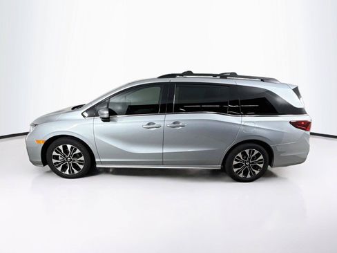 Used 2026 Honda Odyssey Elite image 2