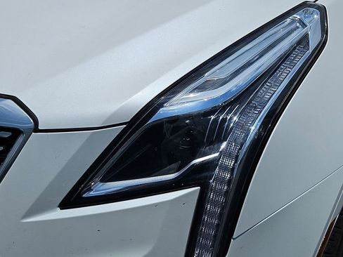 Certified 2022 Cadillac XT5 Premium Luxury w/ Technology Package FWD image 10