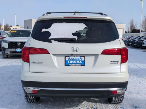 Used 2017 Honda Pilot Touring image 7