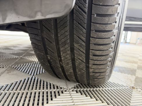 Used 2016 Audi Q5 2.0T Premium Plus w/ Technology Package image 12