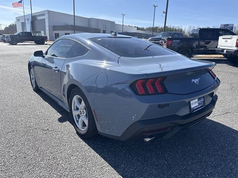 Used 2024 Ford Mustang Coupe image 5