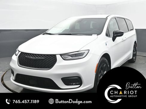Used 2024 Chrysler Pacifica Limited FWD image 1