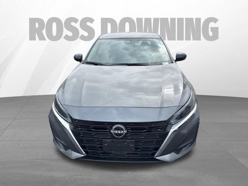 Used 2024 Nissan Altima 2.5 SV image 2