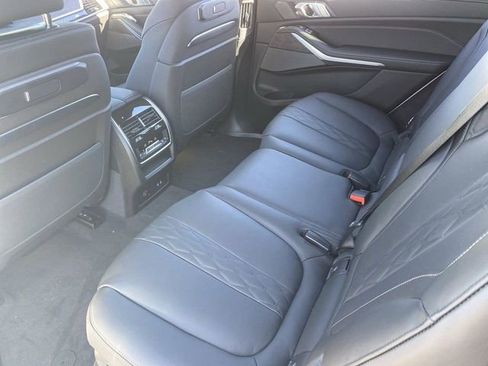 Used 2025 BMW X7 M60i w/ Climate Comfort Package image 16
