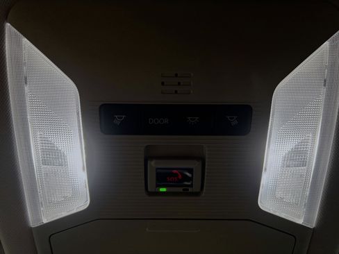 Used 2025 Toyota RAV4 XLE image 21