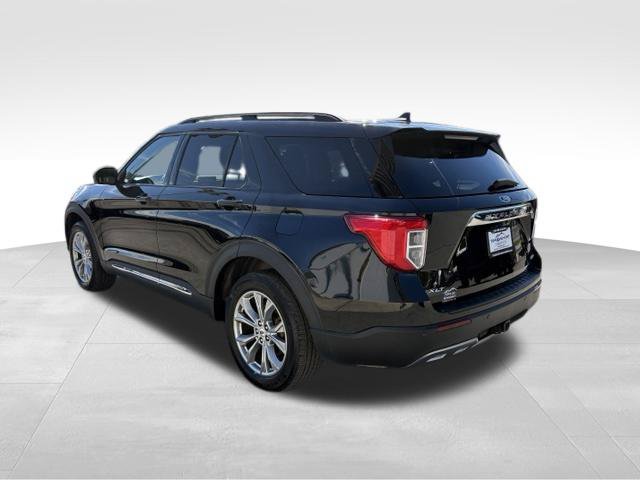 Used 2023 Ford Explorer XLT w/ Equipment Group 202A AWD/4WD image 11