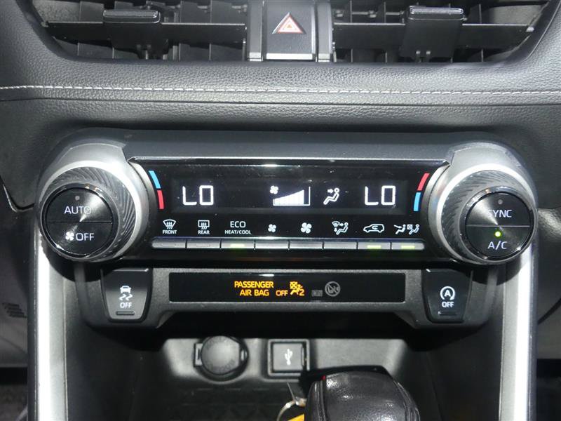 Used 2021 Toyota RAV4 XLE AWD/4WD image 38