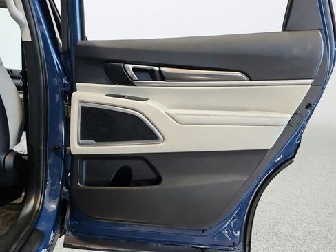 Certified 2024 Kia Telluride S w/ S Sunroof Package FWD image 29