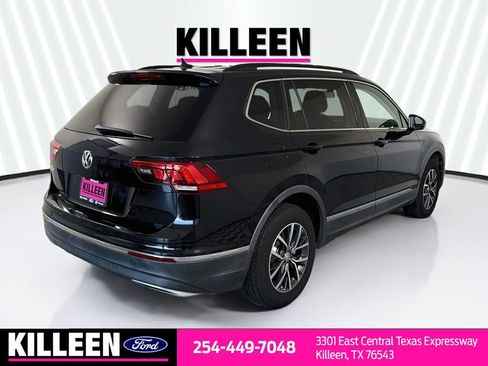 Used 2020 Volkswagen Tiguan SE w/ Panoramic Sunroof Package FWD image 9