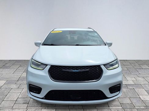 Used 2021 Chrysler Pacifica Limited w/ S Appearance Package FWD image 2