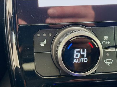 Used 2023 Toyota Highlander XLE image 20