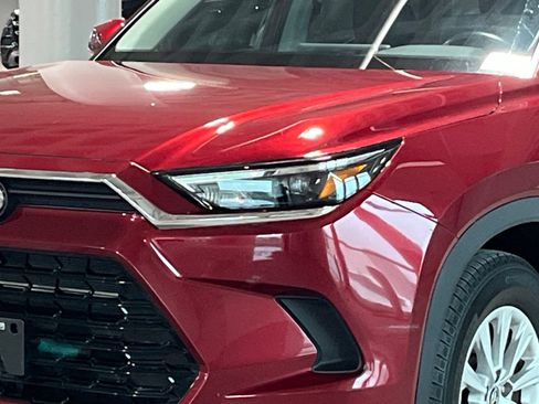 Used 2024 Toyota Grand Highlander AWD Hybrid image 5